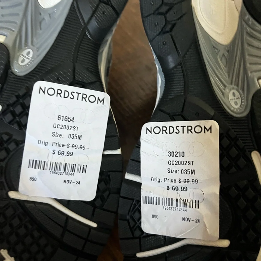 New Balance Kids Sneakers - Gray and White